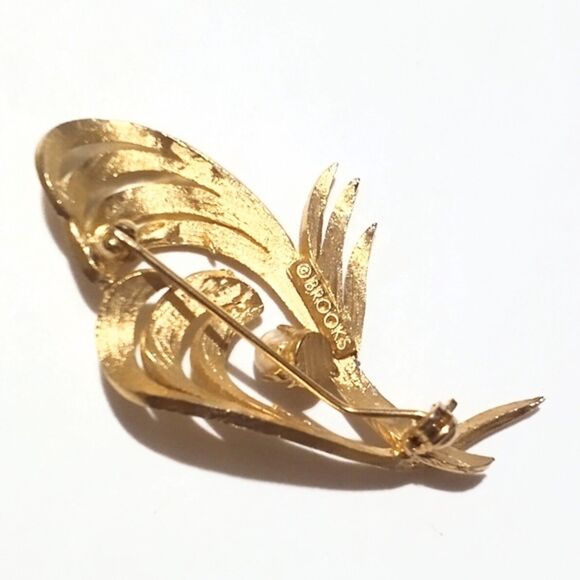 Vintage Brooks Gold Tone and Genuine Pearl Freeform Brooch - Picture 6 of 6